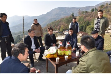 踐行社會責(zé)任 助力“脫貧攻堅”—鐵投集團工會主席穆婷云一行赴朝天區(qū)自然村精準扶貧項目開展