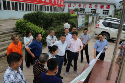 四川省交投集團公司黨委副書記、副董事長、總經(jīng)理周黎明到仁沐新LJ18標項目部檢查指導工作
