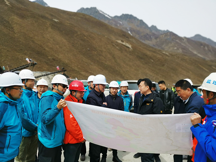 甘孜州委委員、常委、書記沈陽到九石路TJ3標(biāo)檢查指導(dǎo)工作