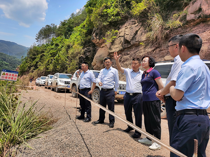 四川省國資委黨委委員、副主任游代麗到鎮(zhèn)廣高速王通段A1合同段調研工作